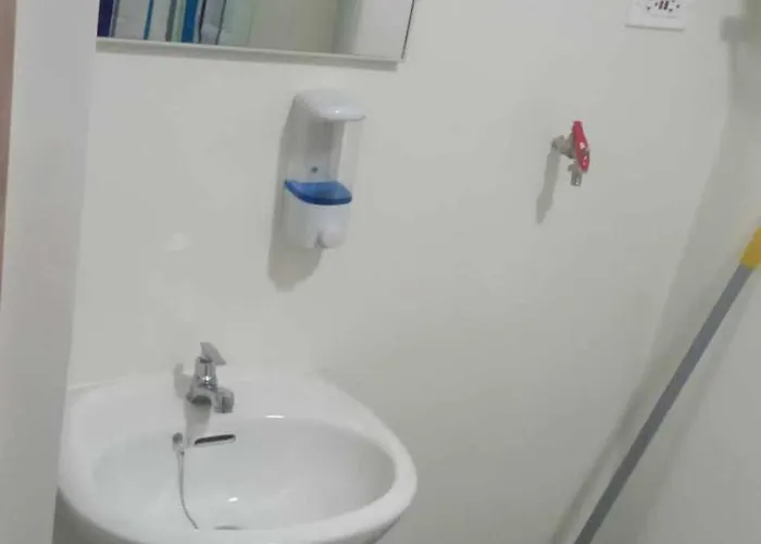 1 Bedroom Cozy Unit With Netflix & Free Wifi In Trees Residences *