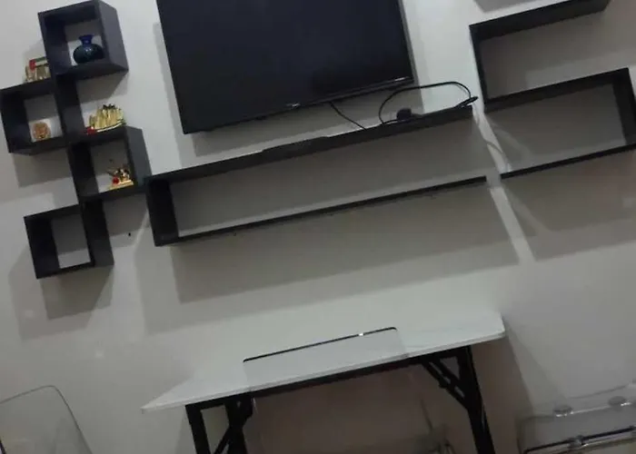 1 Bedroom Cozy Unit With Netflix & Free Wifi In Trees Residences Apartamento *