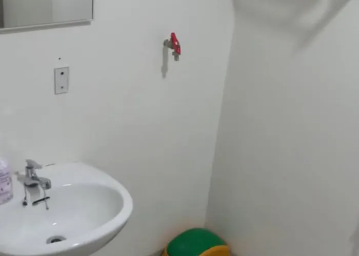 1 Bedroom Cozy Unit With Netflix & Free Wifi In Trees Residences Apartamento