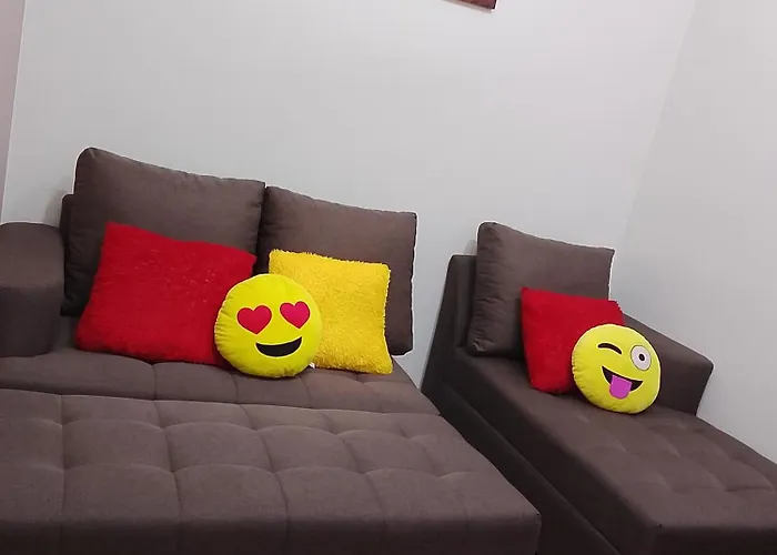 1 Bedroom Cozy Unit With Netflix & Free Wifi In Trees Residences