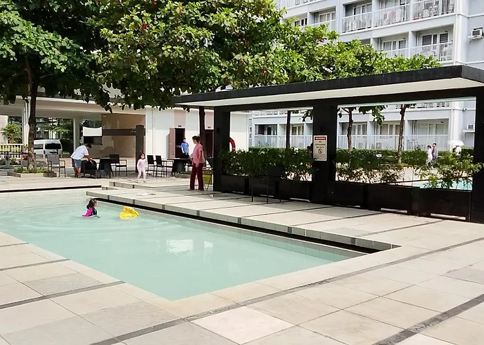 1 Bedroom Cozy Unit With Netflix & Free Wifi In Trees Residences Apartamento *