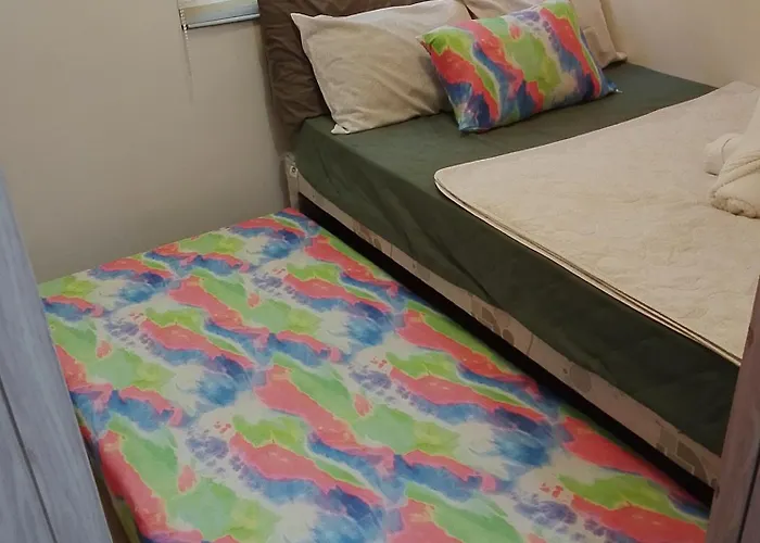 1 Bedroom Cozy Unit With Netflix & Free Wifi In Trees Residences Apartamento